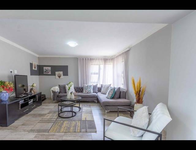 5 BEDROOM HOUSE FOR SALE IN COPPERLEAF ESTATE